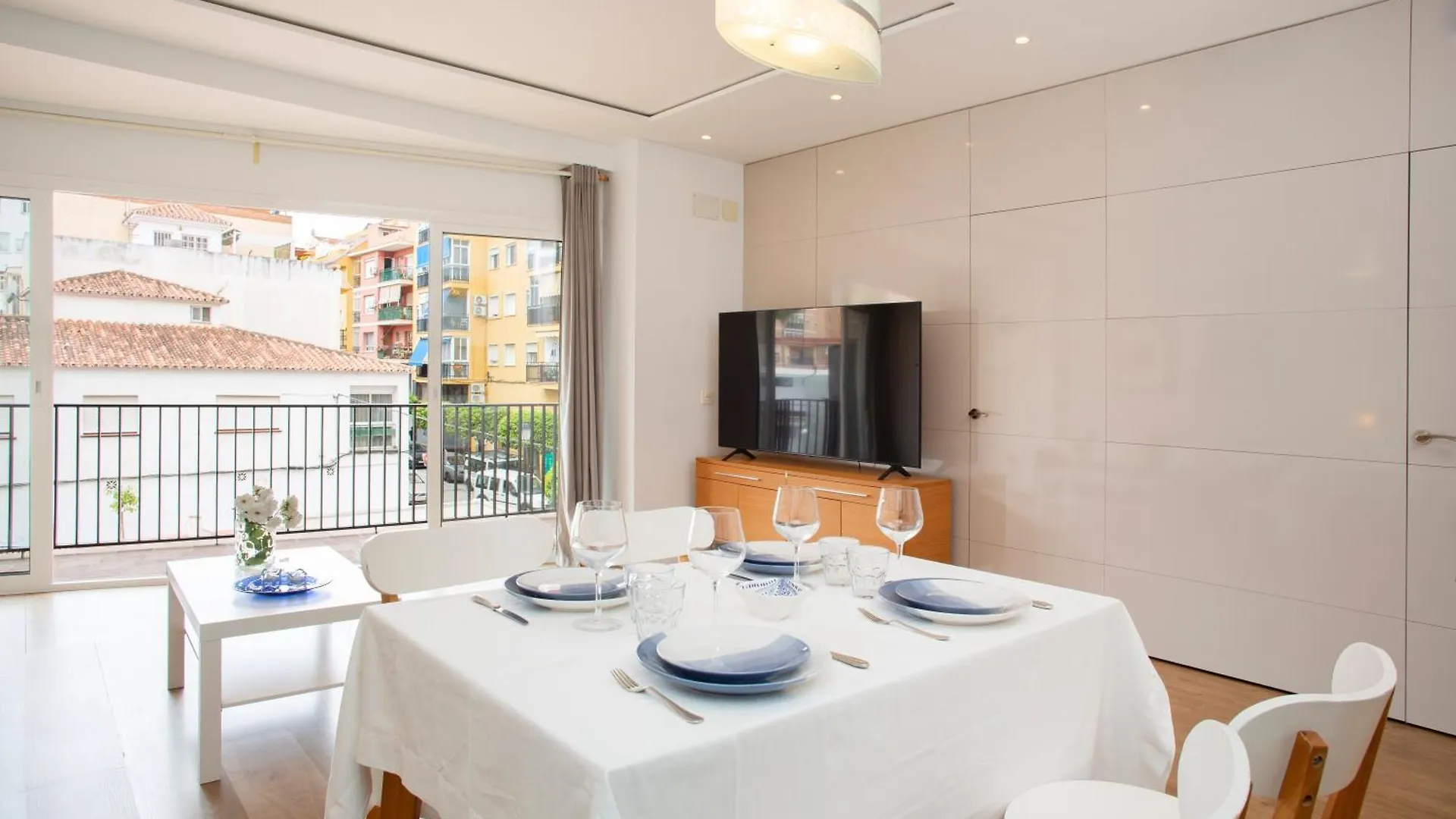Unbeatable Location Fuengirola - 1 Step Away From Everything 0*,  إسبانيا